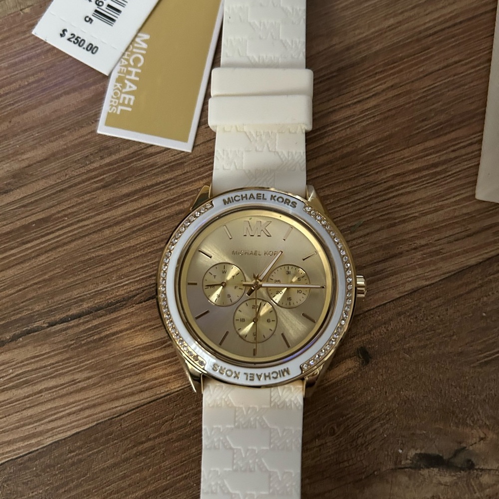 Michael Kors Gold & White Watch - Picture 2 of 5
